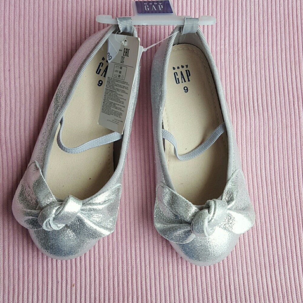 Gap cute silver Baby Gap shoes - Picture 2 of 5